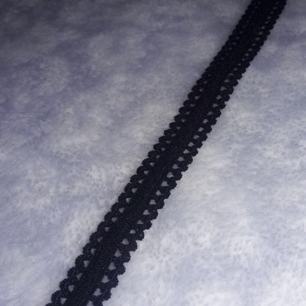 Choker - Picture 3 of 3